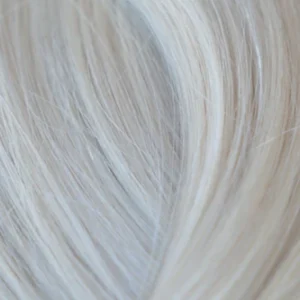 Haarweave in kleur 10.21 Variel, met een natuurlijke en zachte textuur.